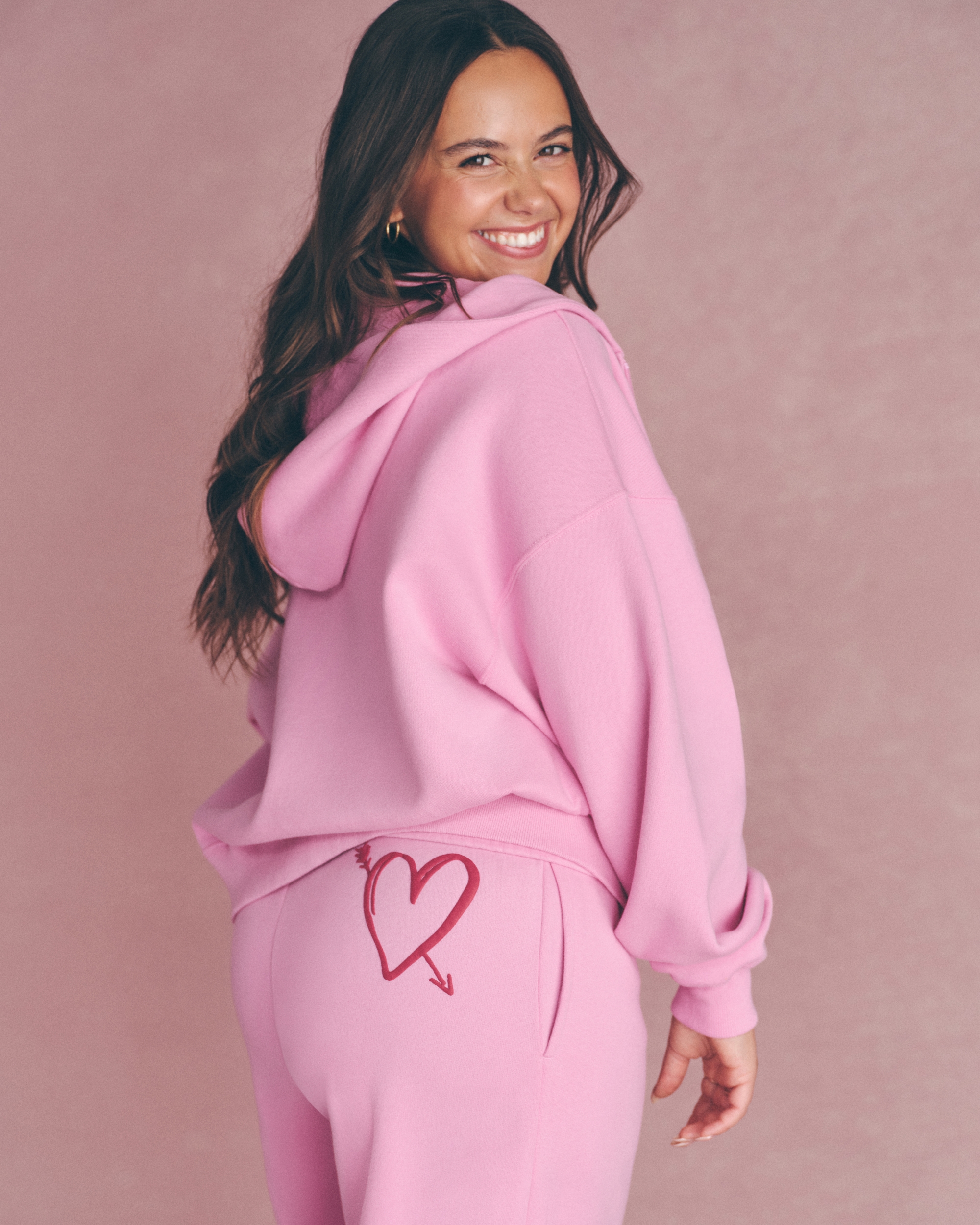Женские худи Hollister Feel Good Easy Zip-Up Xoxo Graphic — фото 4