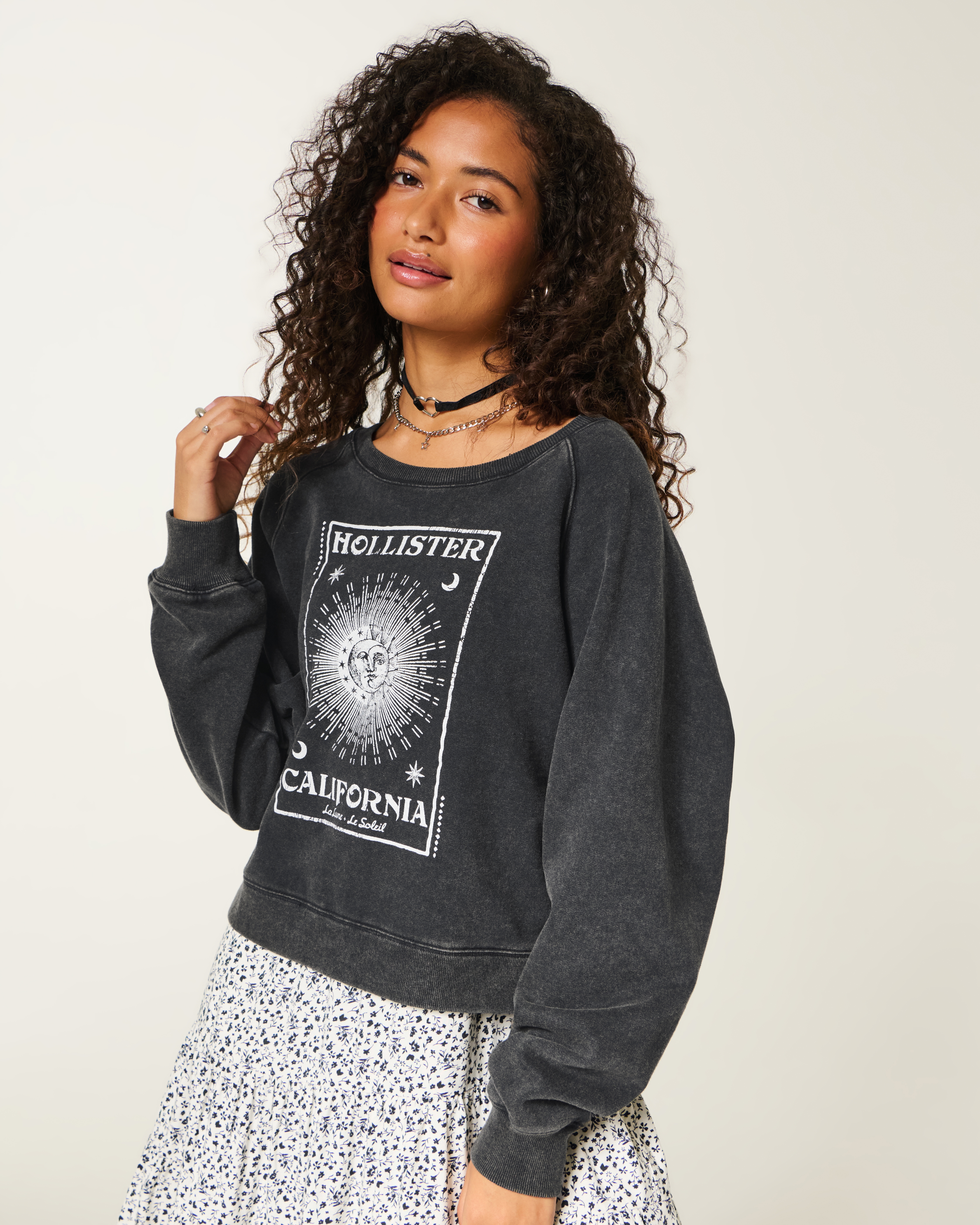 Женские худи Hollister Feel Good Easy California Republic Graphic Crew Sweatshirt — фото 2