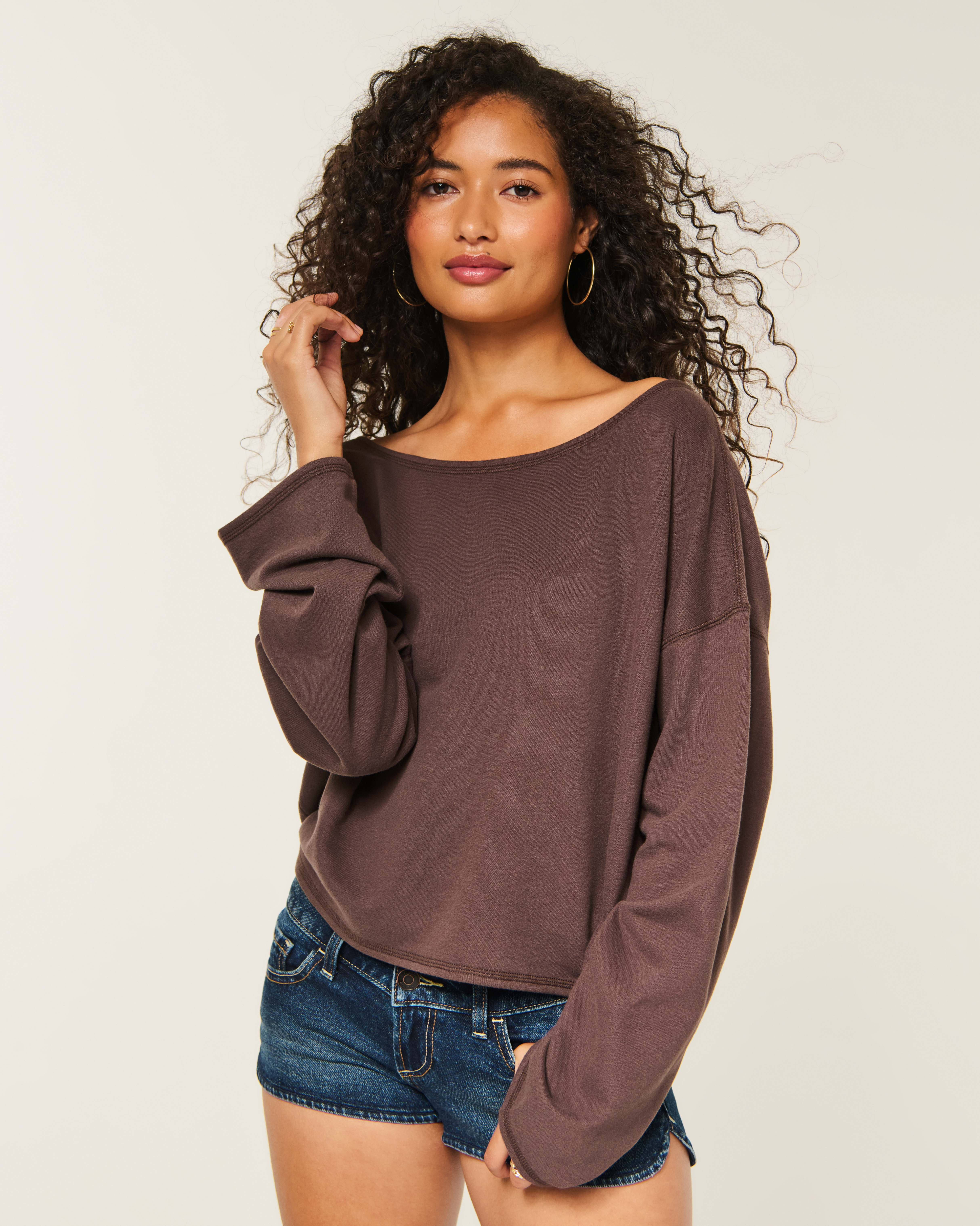 Женский свитшот Hollister Easy Off-the-Shoulder, цвет: Коричневый — фото 2