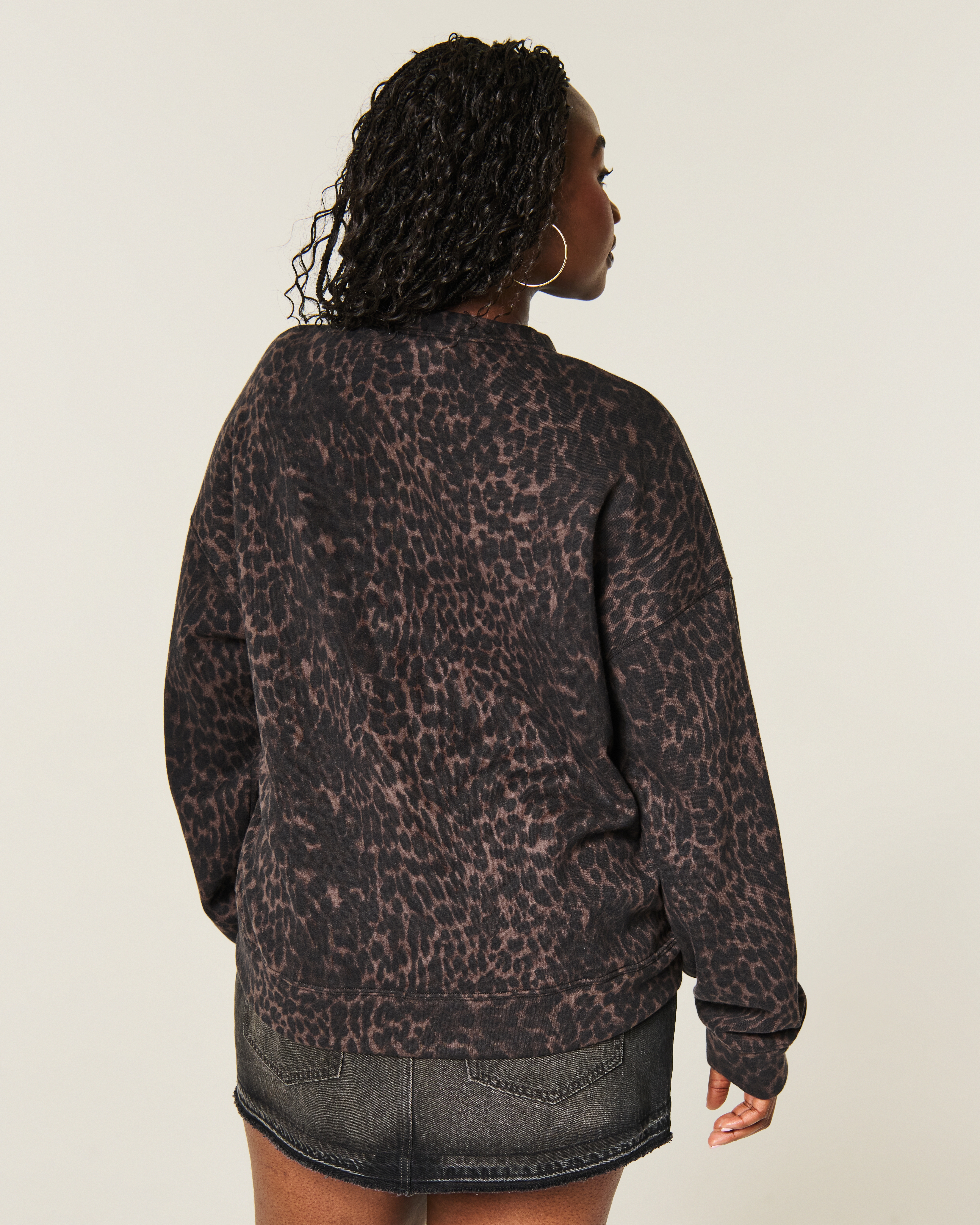 Женские худи Hollister Feel Good Trapped Dot Logo Graphic Sweatshirt — фото 3