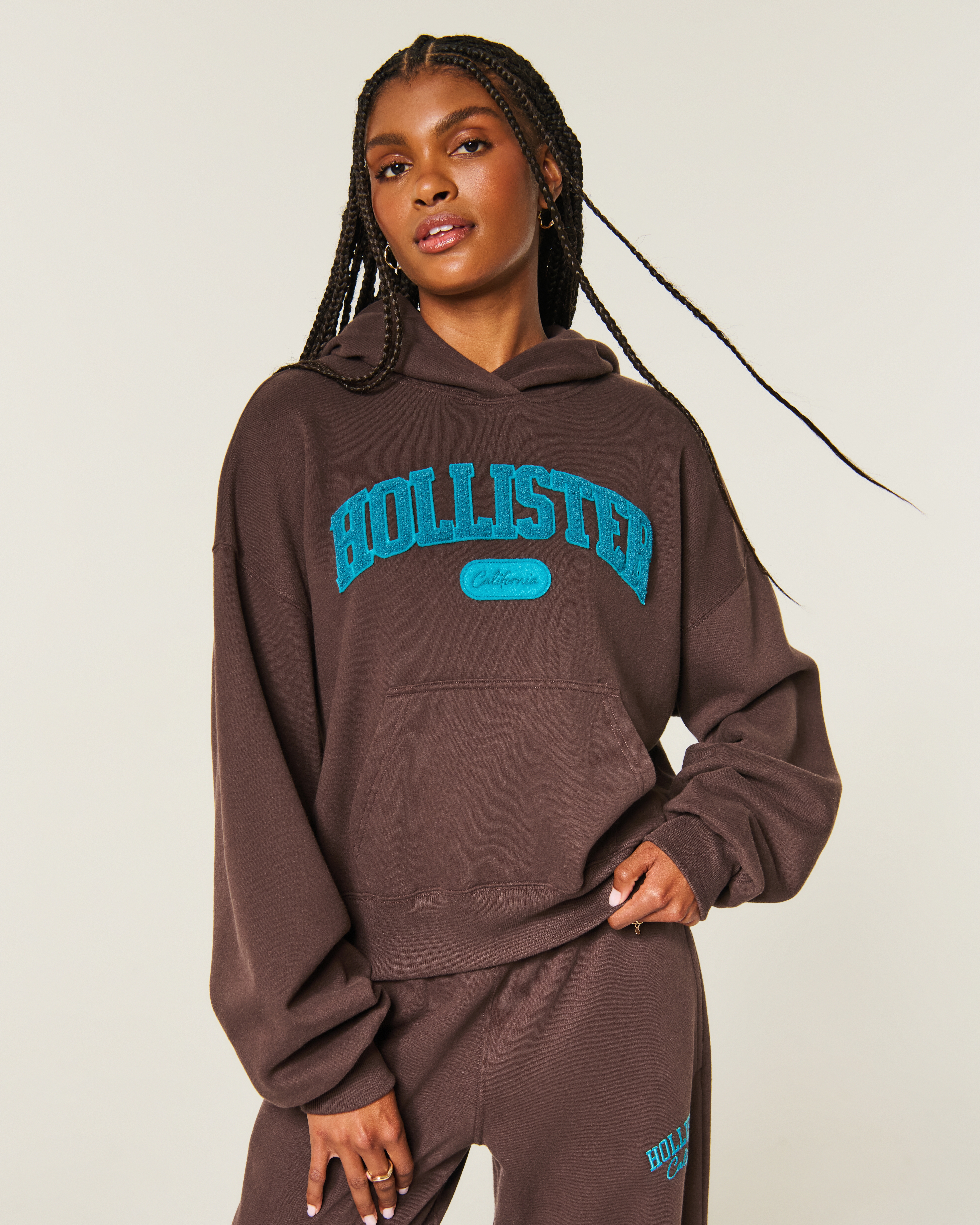 Женские худи Hollister Feel Good Easy Logo Graphic — фото 2