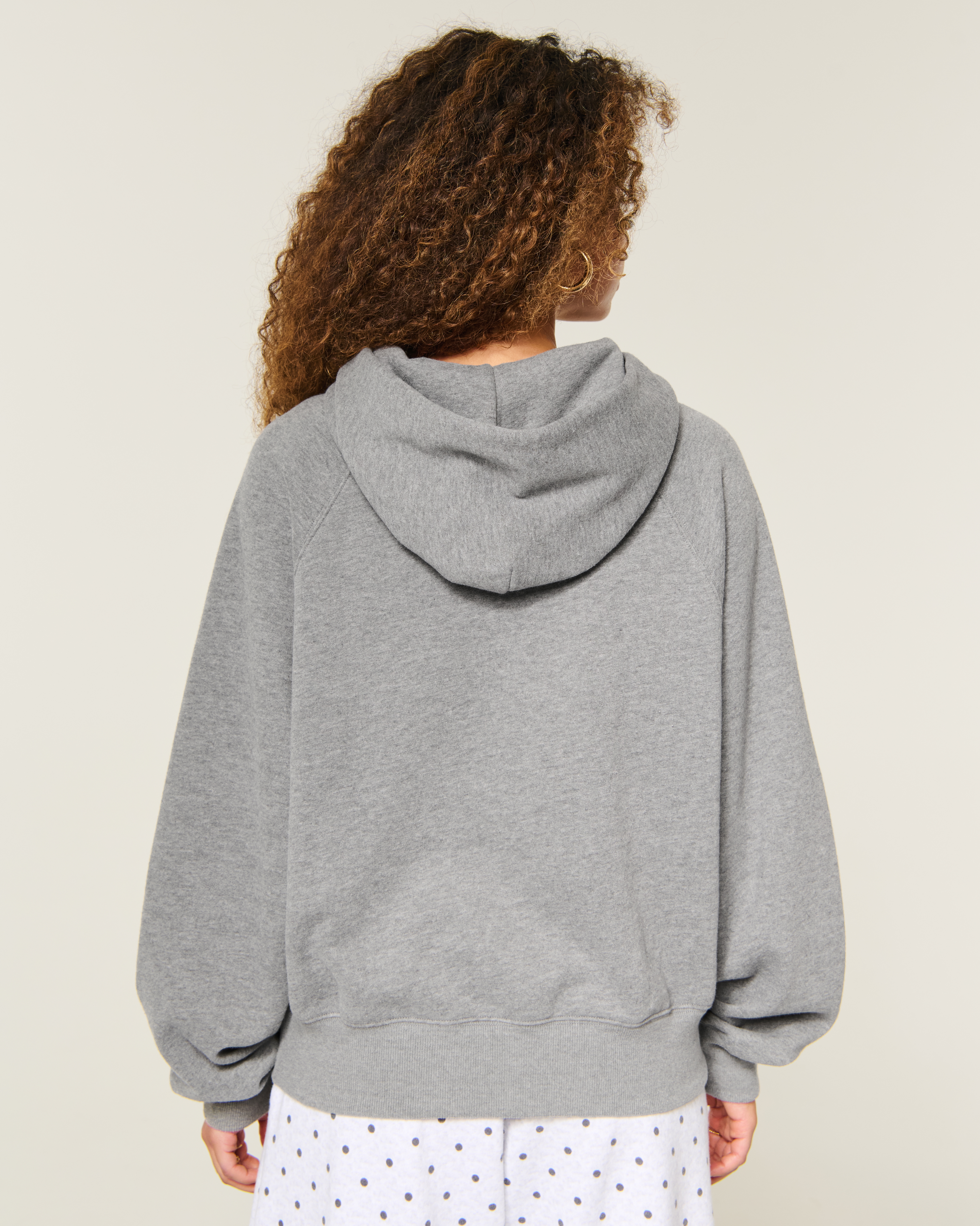 Женское худи Hollister Feel Good Raglan Classic, цвет: Меланжевый серый — фото 3