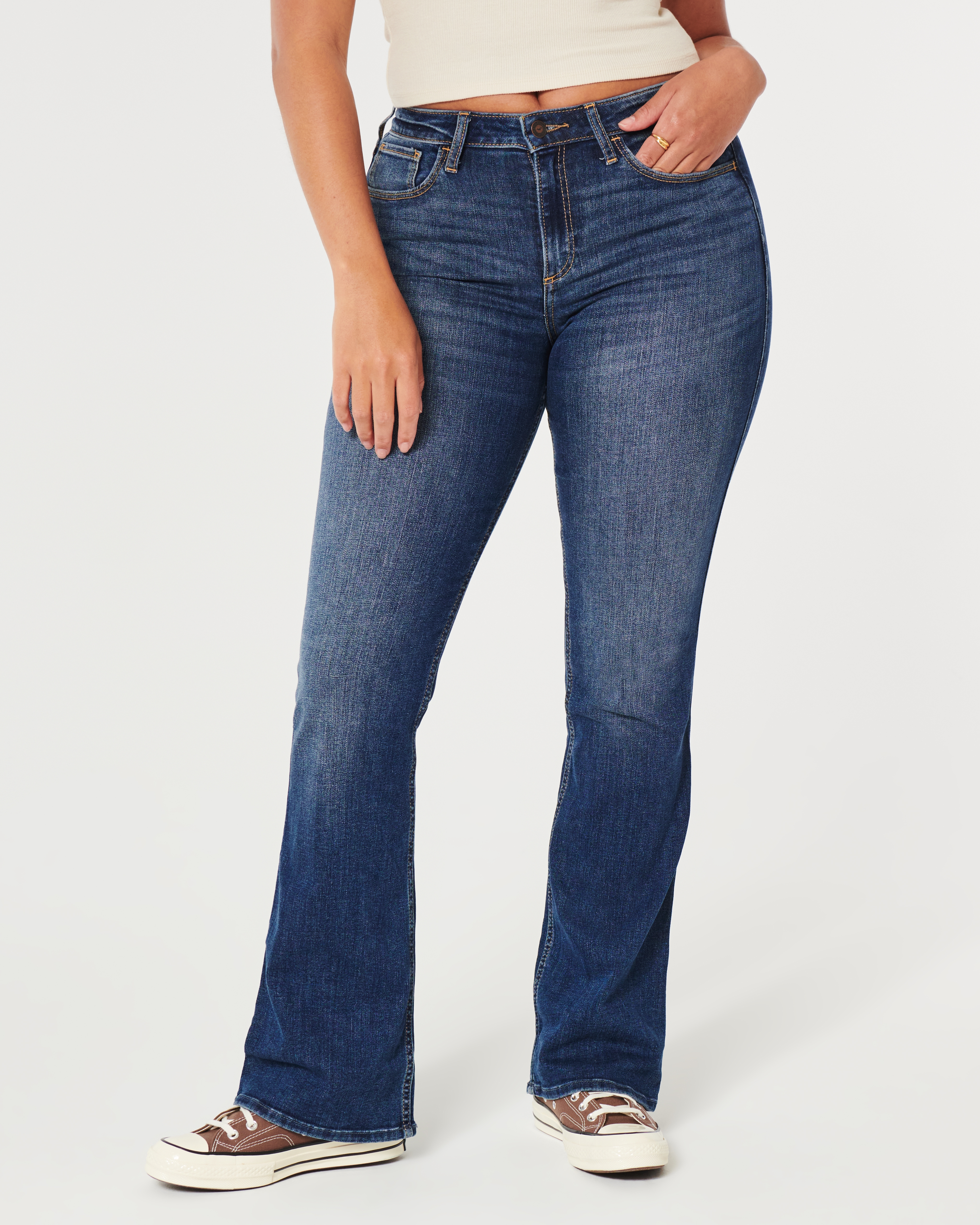 Женские джинсы Hollister Curvy Mid-Rise Dark Wash Boot Jeans — фото 3
