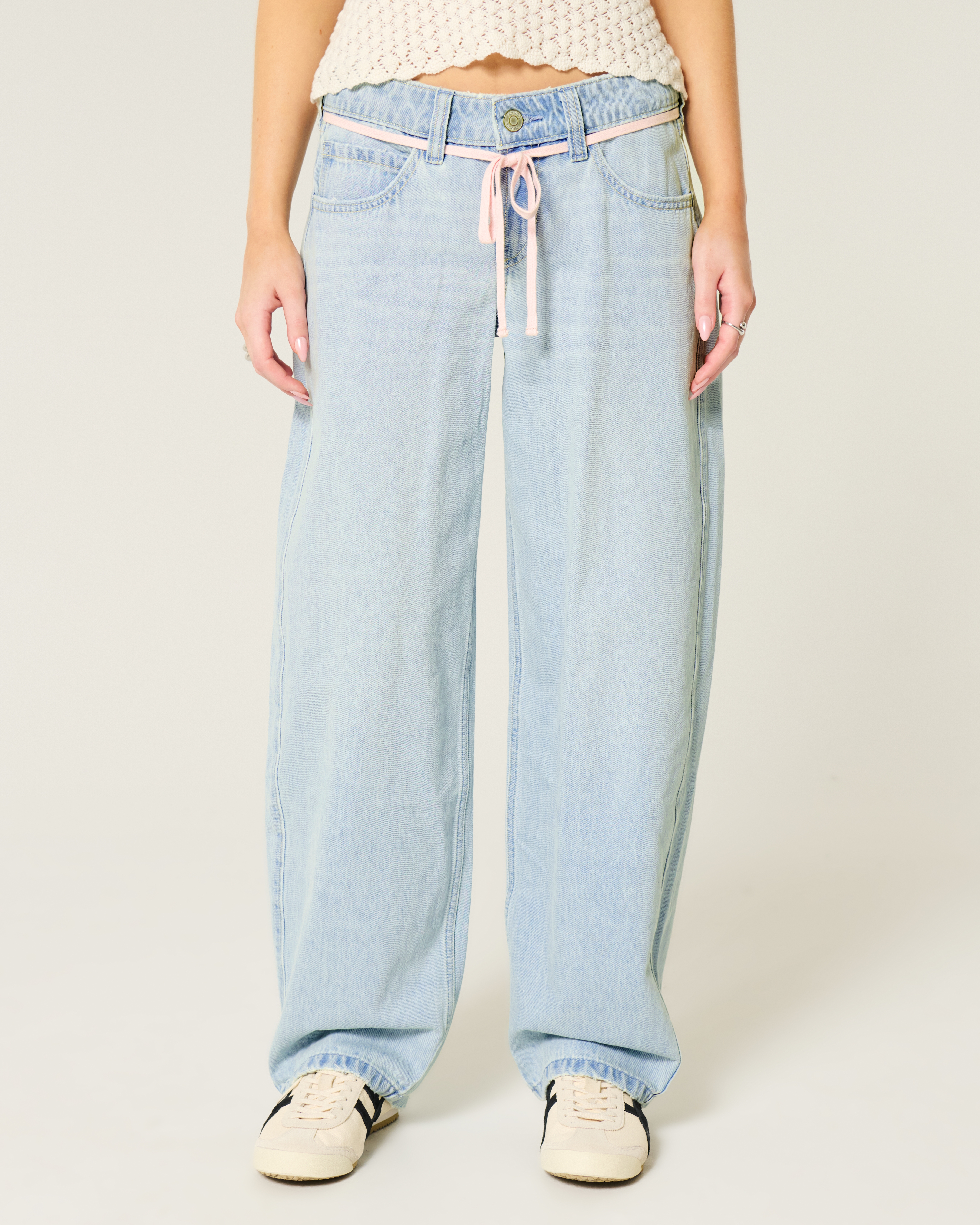 Женские джинсы Hollister Low-Rise Medium Wash Star-Studded Tapered Baggy Jeans — фото 3