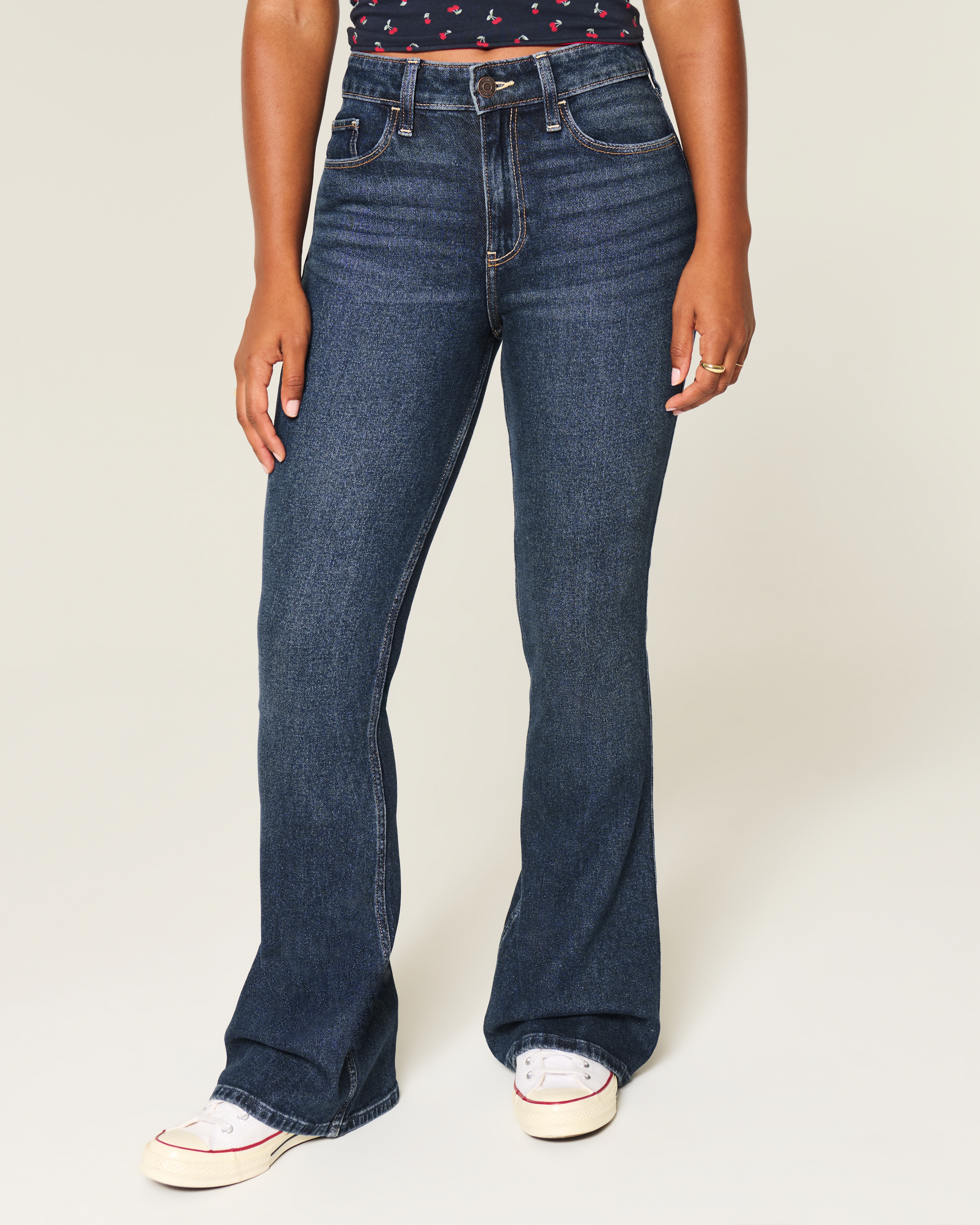 Женские джинсы Hollister Curvy High-Rise Dark Wash Flare Jeans — фото 3