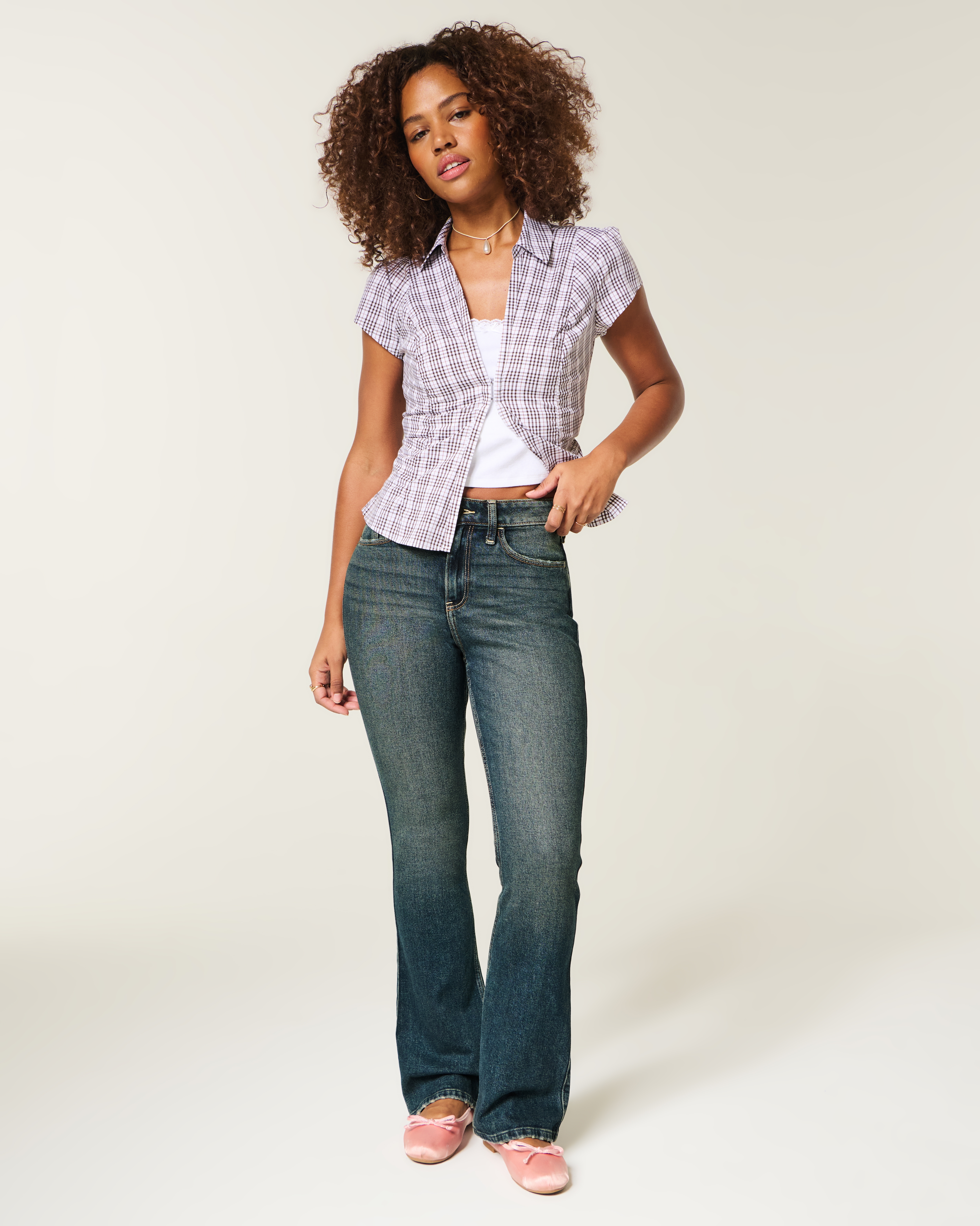 Женские джинсы Hollister Curvy High-Rise Medium Wash Bootcut Jeans — фото 2
