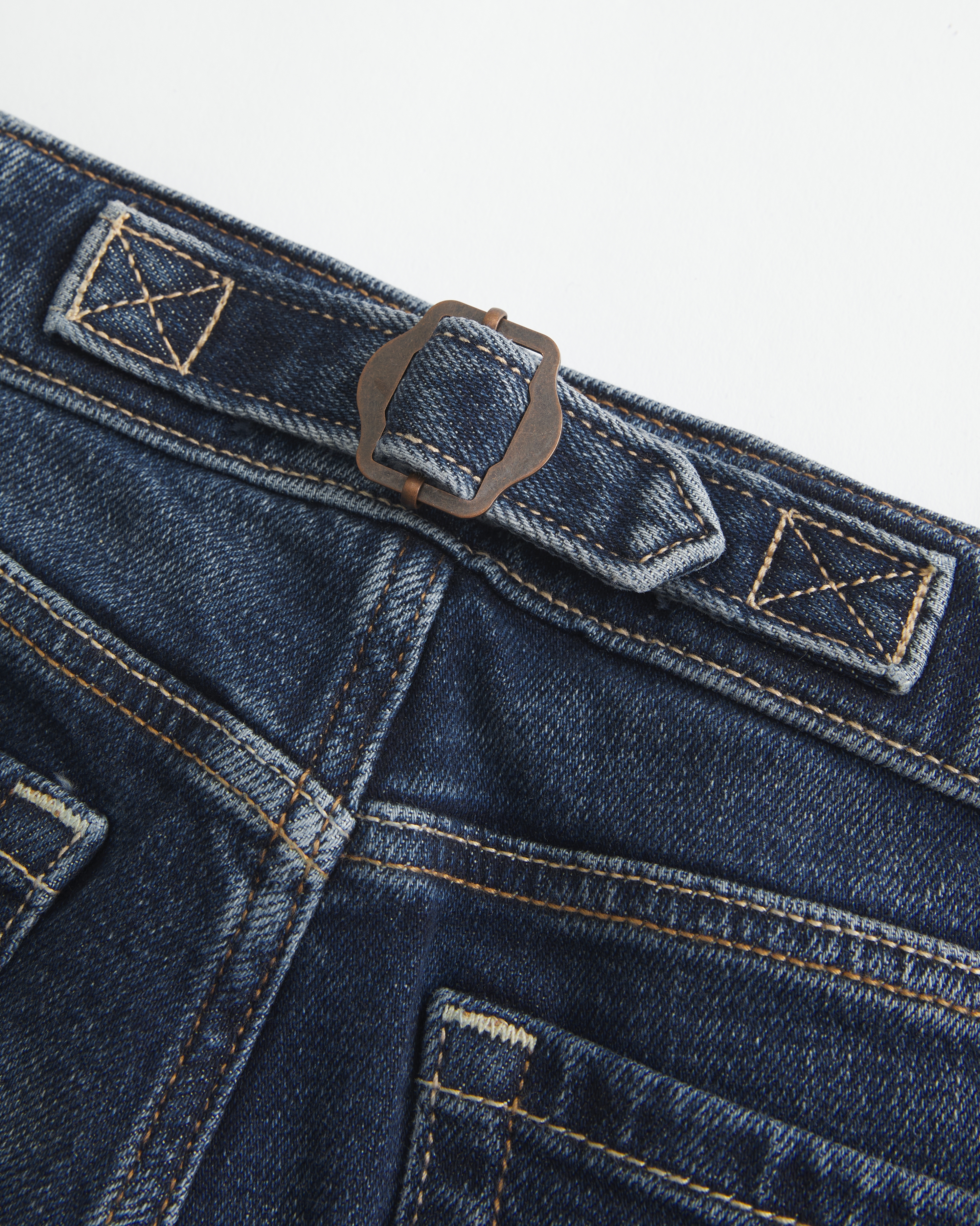 Женские джинсы Hollister Adjustable Waist Low-Rise Dark Wash Back Buckle Baggy Jeans — фото 3