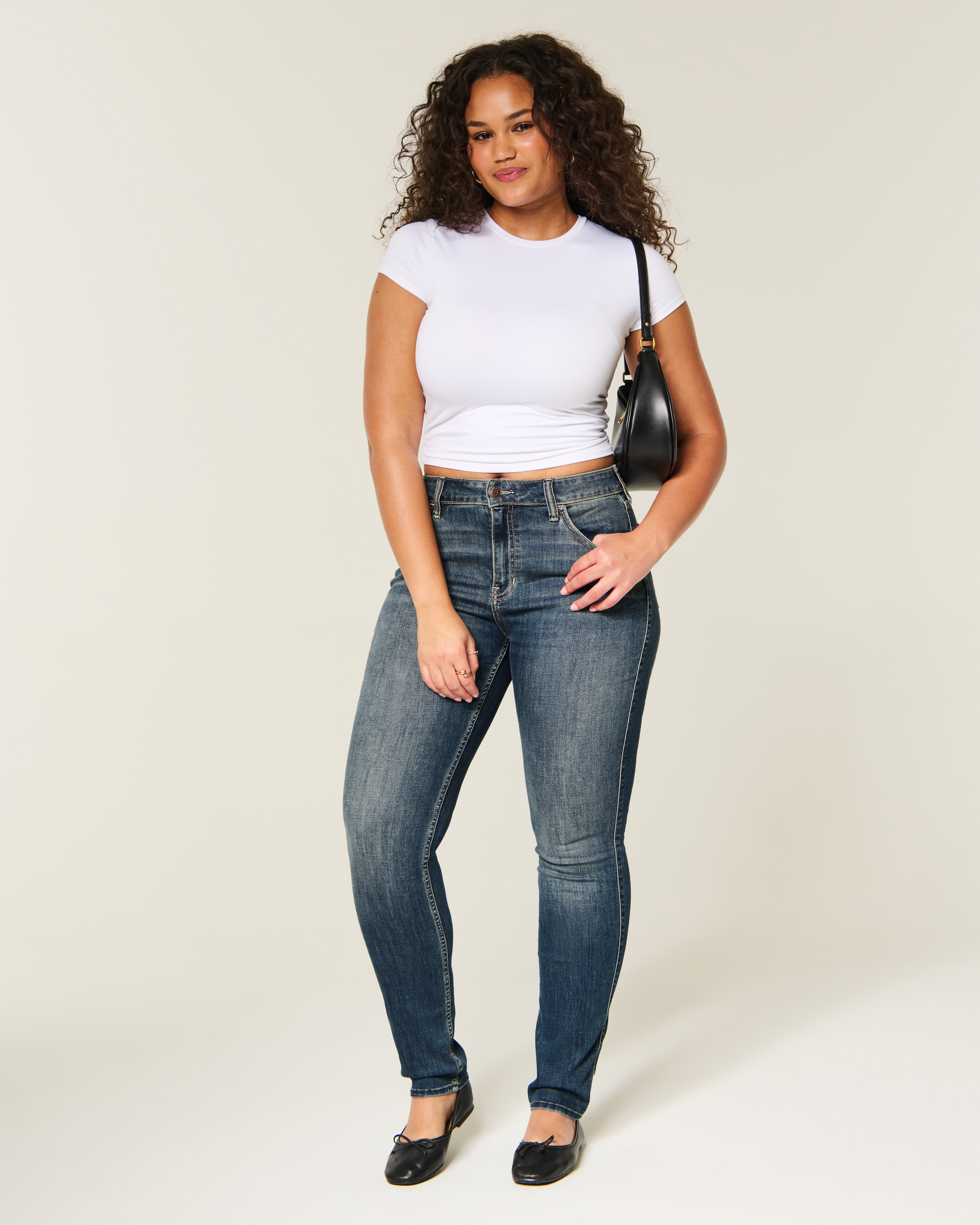 Женские джинсы Hollister Curvy High-Rise Skinny, цвет: Тёмный — фото 2