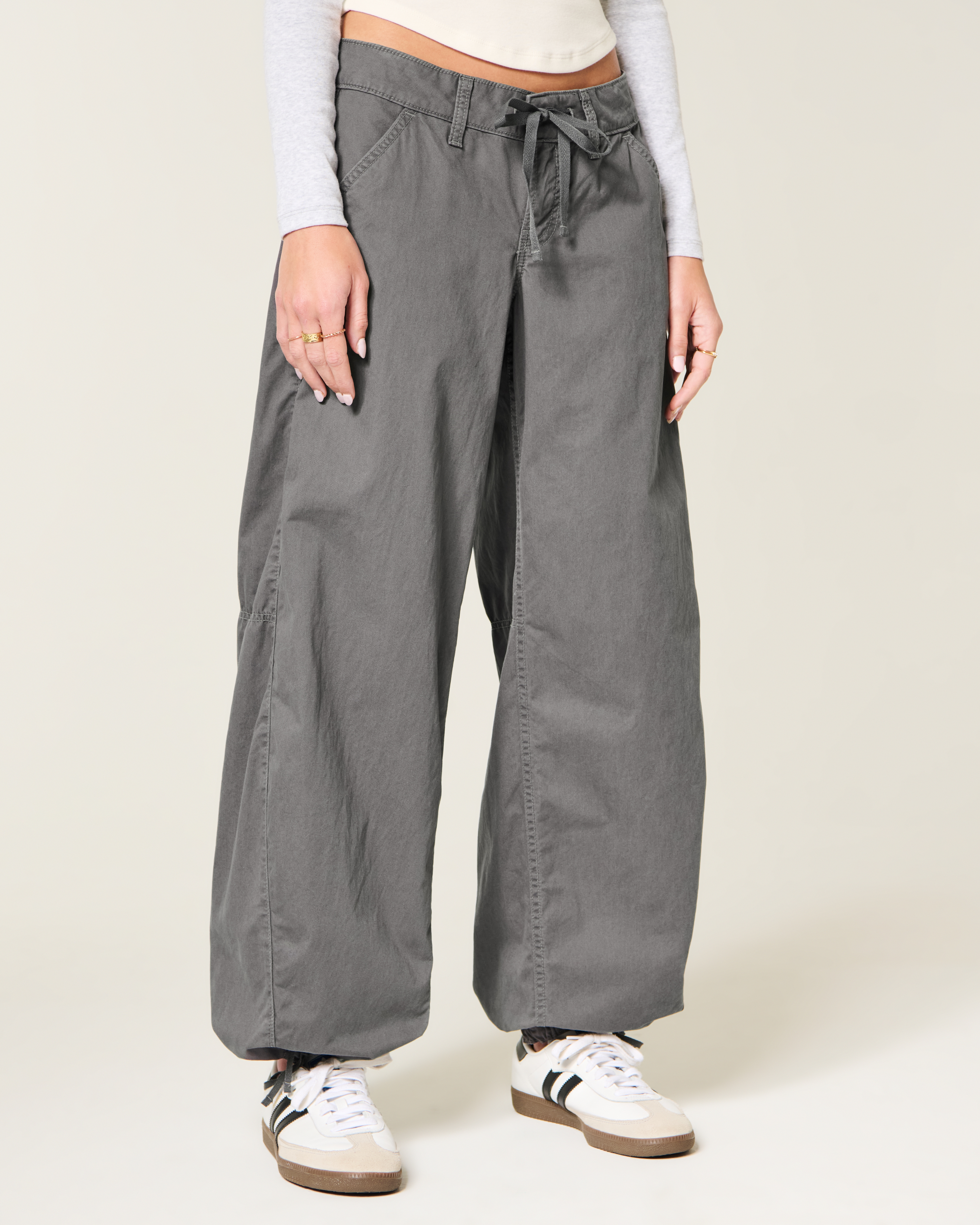 Женские брюки Hollister Ultra Low-Rise Cinched Baggy, цвет: Тёмный серый — фото 3