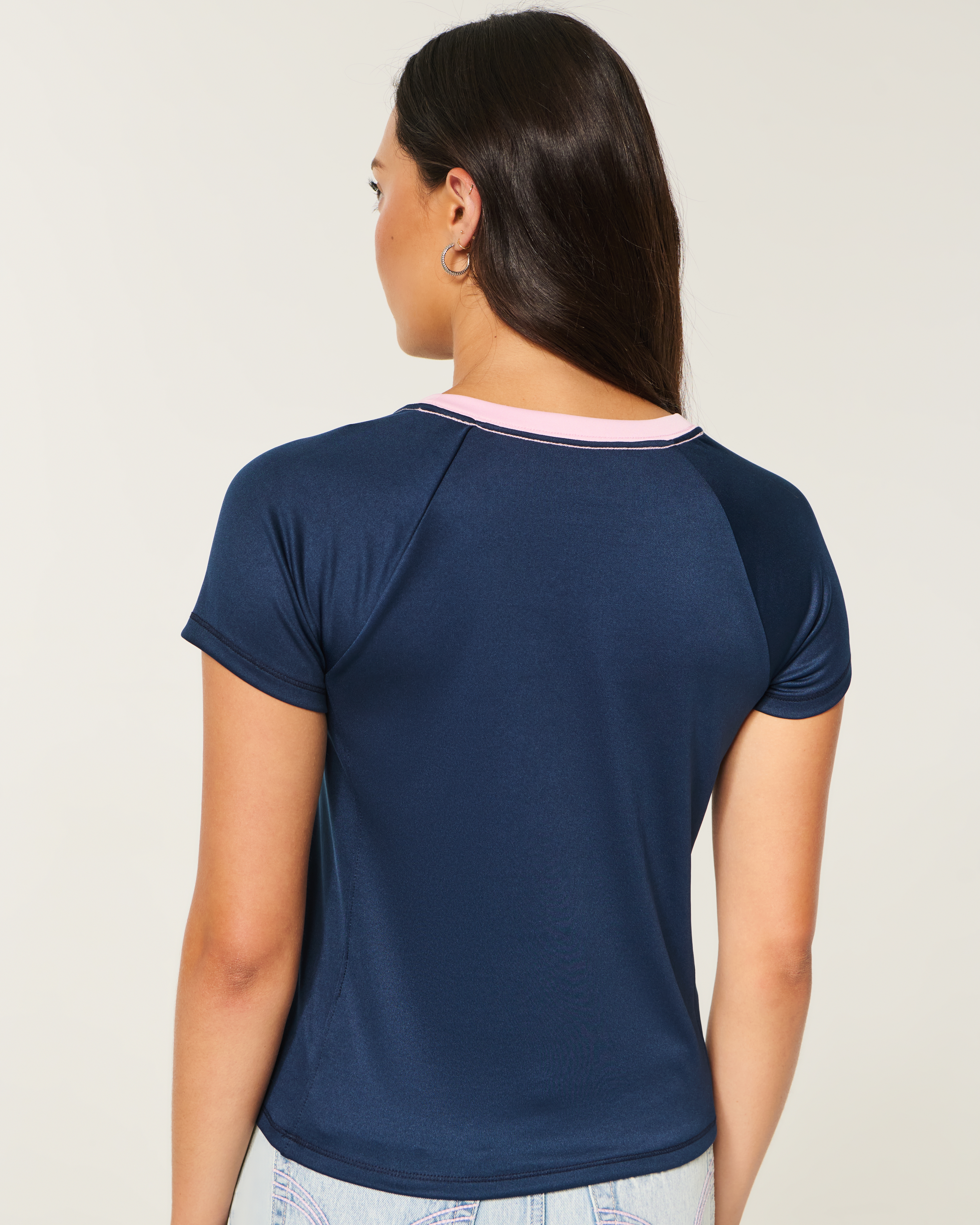 Женские футболки Hollister + Kappa Graphic Soccer Tee — фото 4