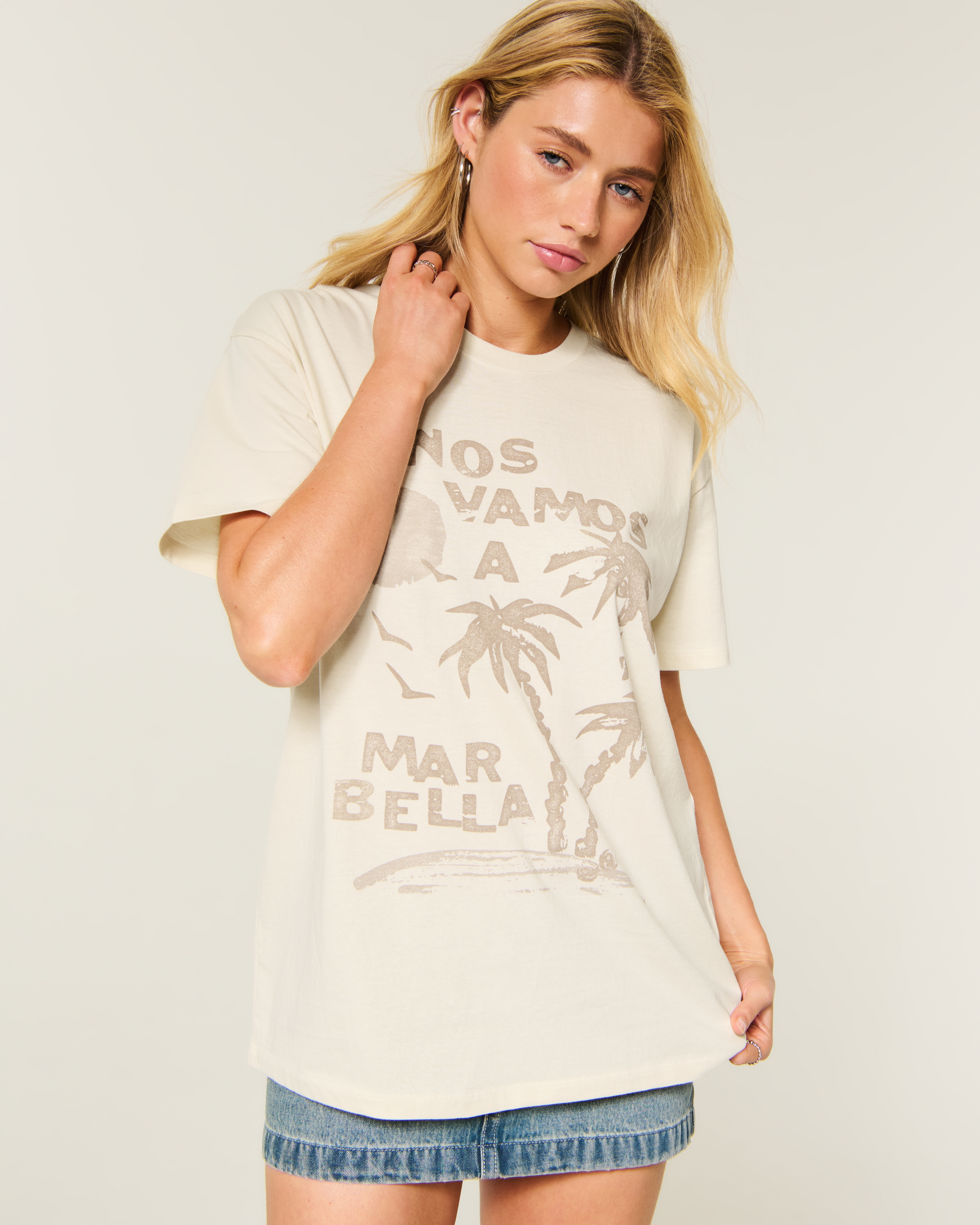 Женские футболки Hollister Oversized Mar Bella Graphic Tee — фото 2