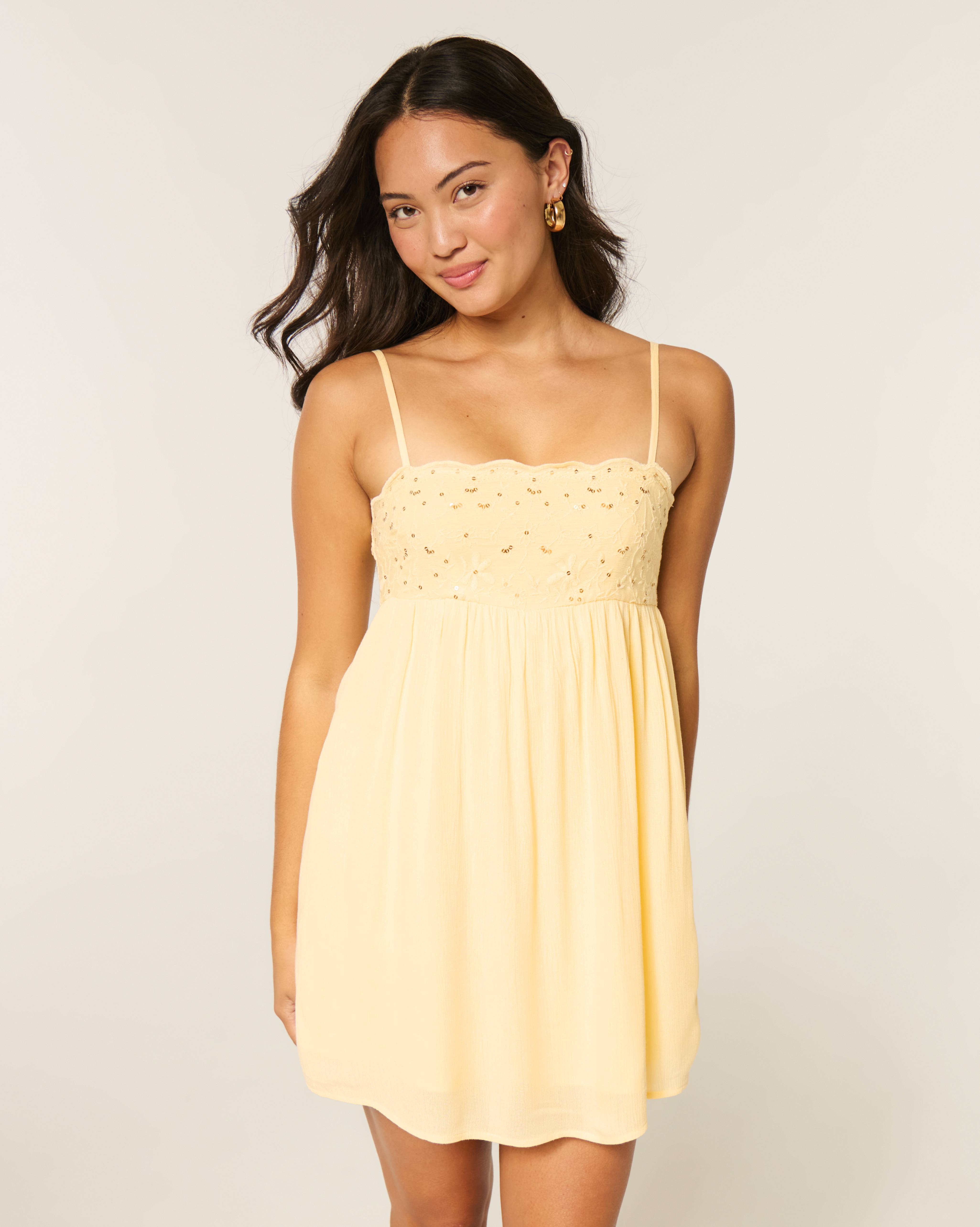 Женские платья Hollister Embroidered Sequin Babydoll Mini Dress — фото 2