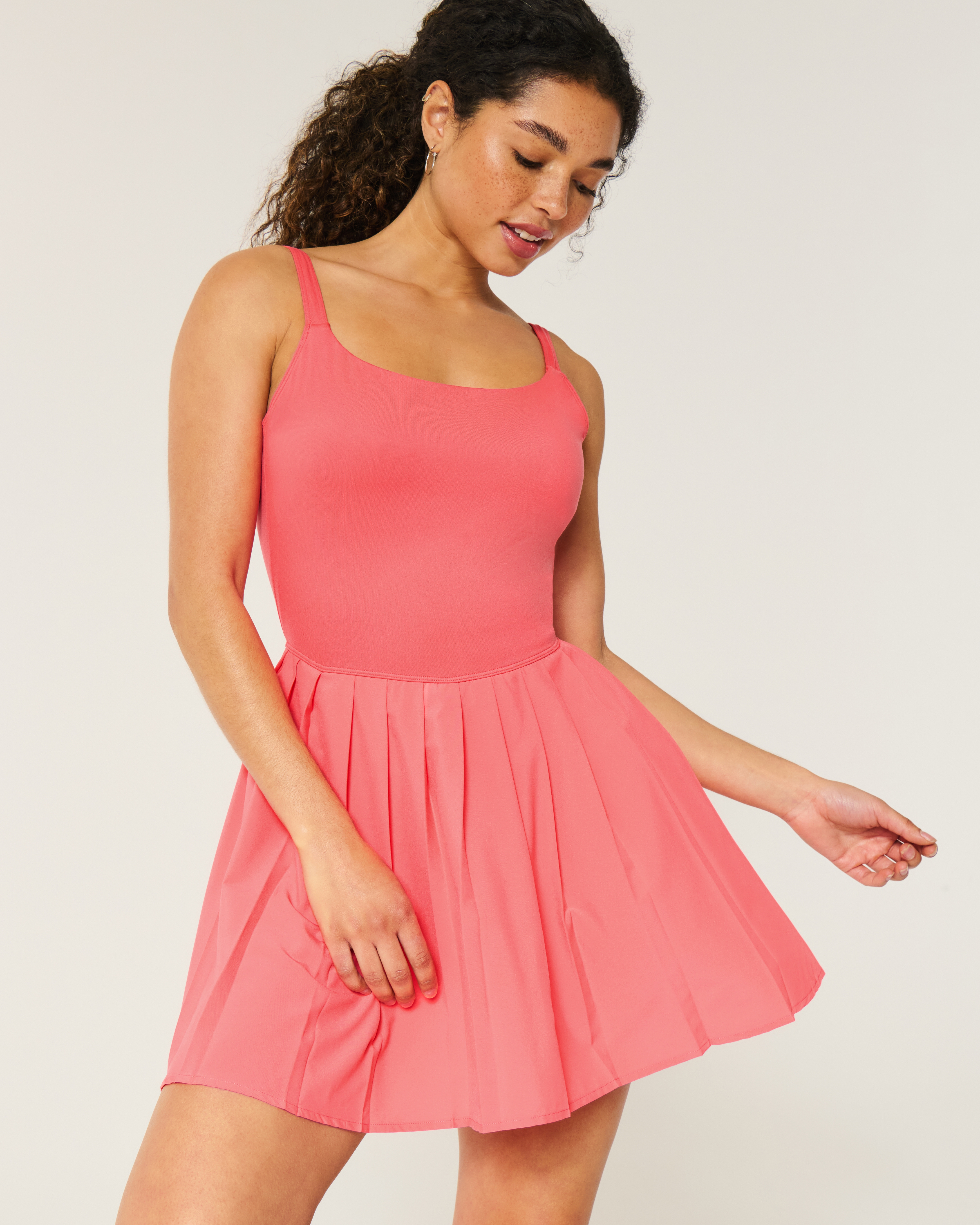 Женские платья Hollister Gilly Hicks Active Pleated Dress — фото 2