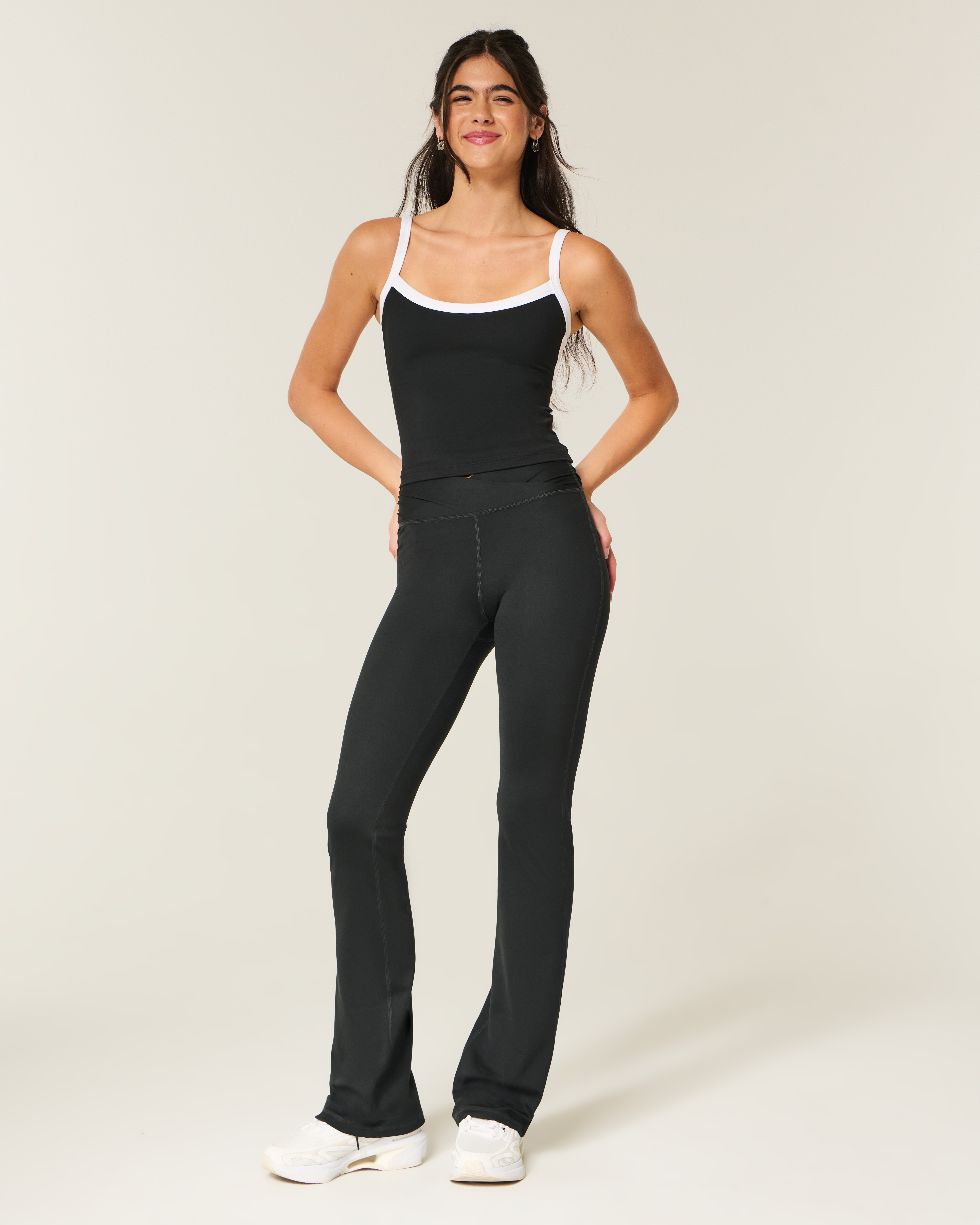 Женские леггинсы Hollister Gilly Hicks Active Recharge Wrap Waist Boot — фото 2